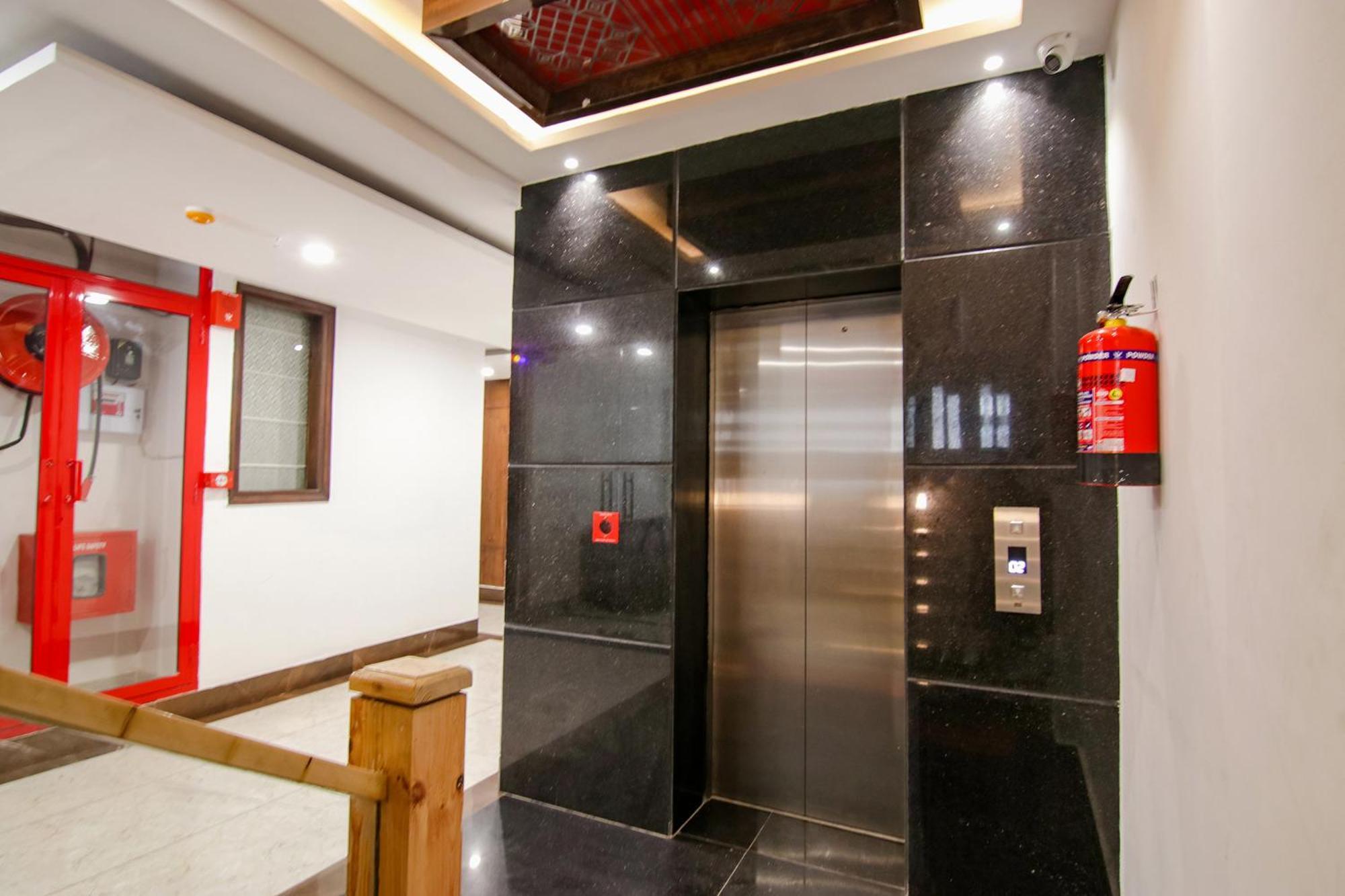 Fabhotel Prism Grand Zirakpur Zewnętrze zdjęcie